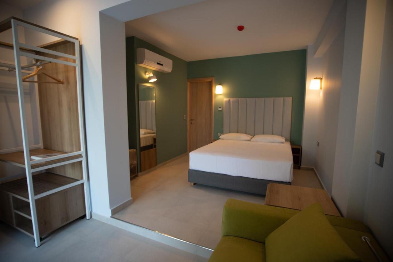8 Boutique Suites Nea Poteidaia Exteriör bild