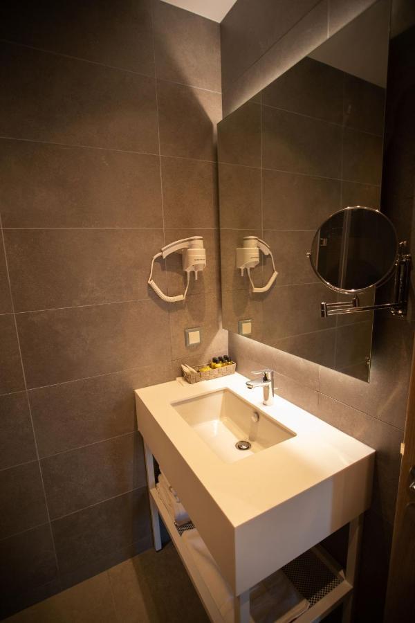 8 Boutique Suites Nea Poteidaia Exteriör bild
