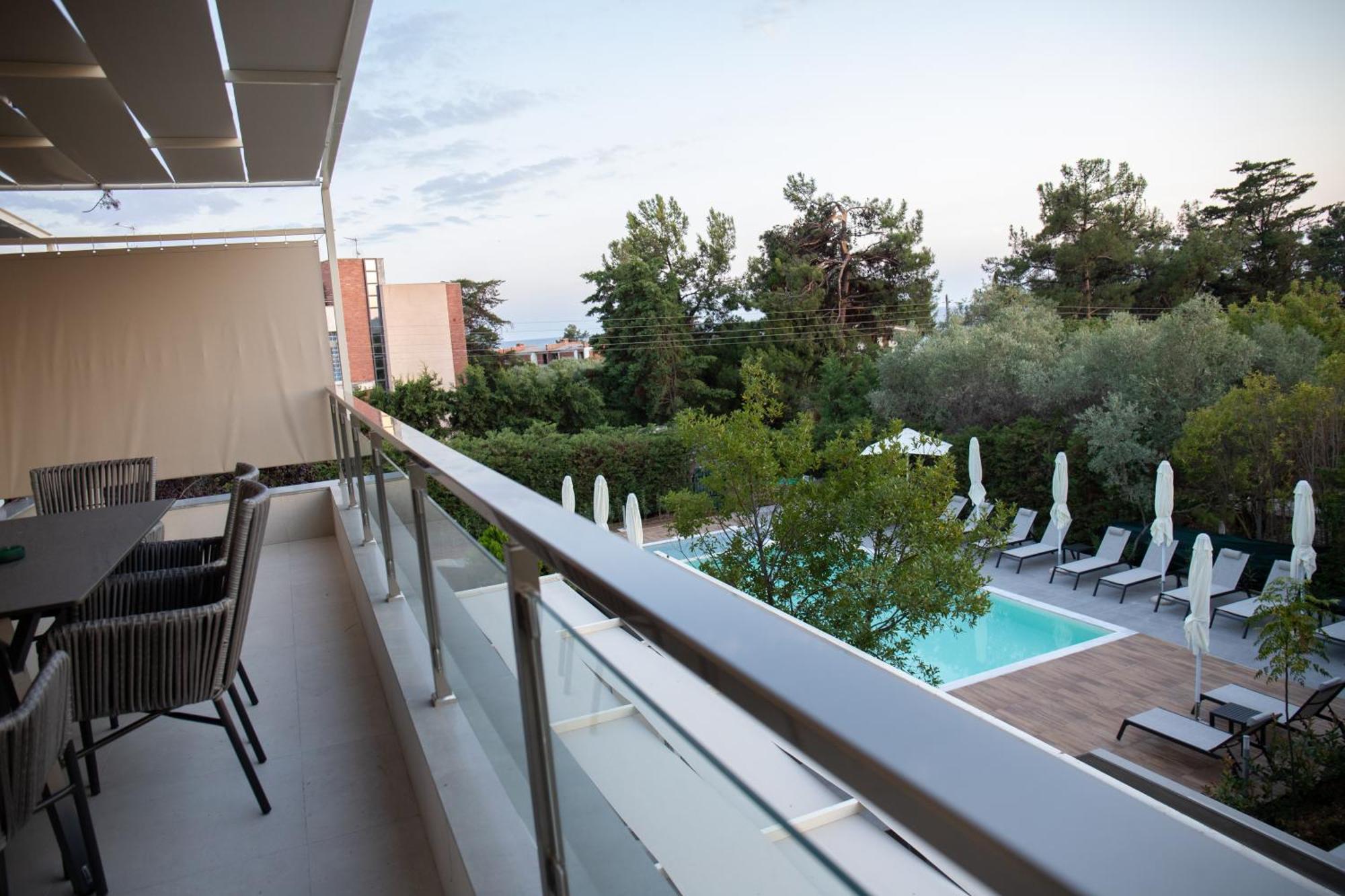 8 Boutique Suites Nea Poteidaia Exteriör bild