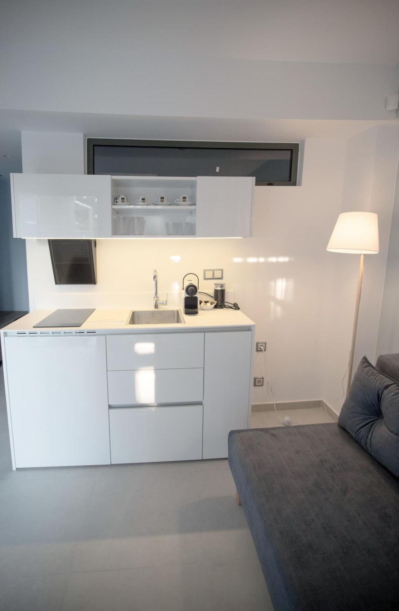 8 Boutique Suites Nea Poteidaia Rum bild