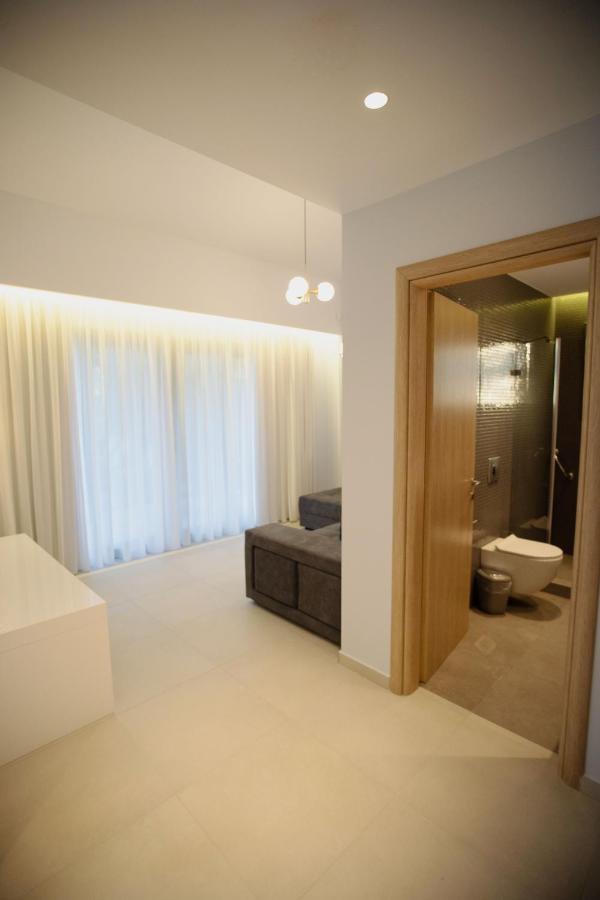 8 Boutique Suites Nea Poteidaia Exteriör bild