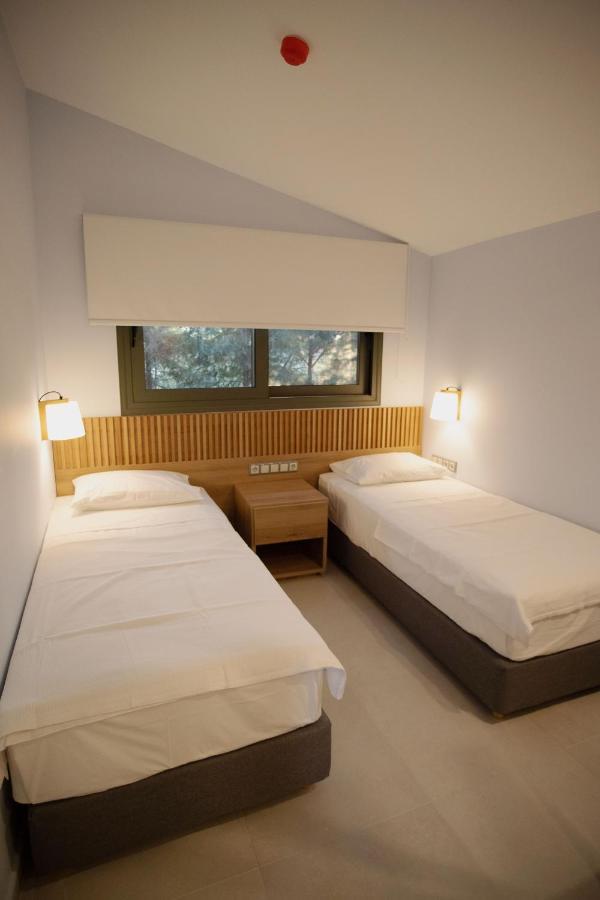 8 Boutique Suites Nea Poteidaia Exteriör bild