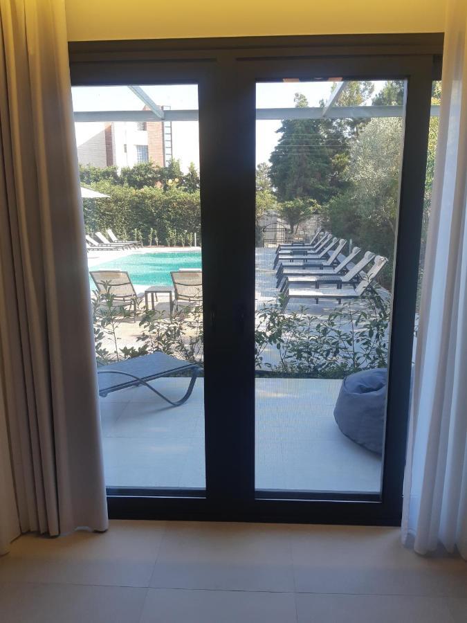 8 Boutique Suites Nea Poteidaia Exteriör bild