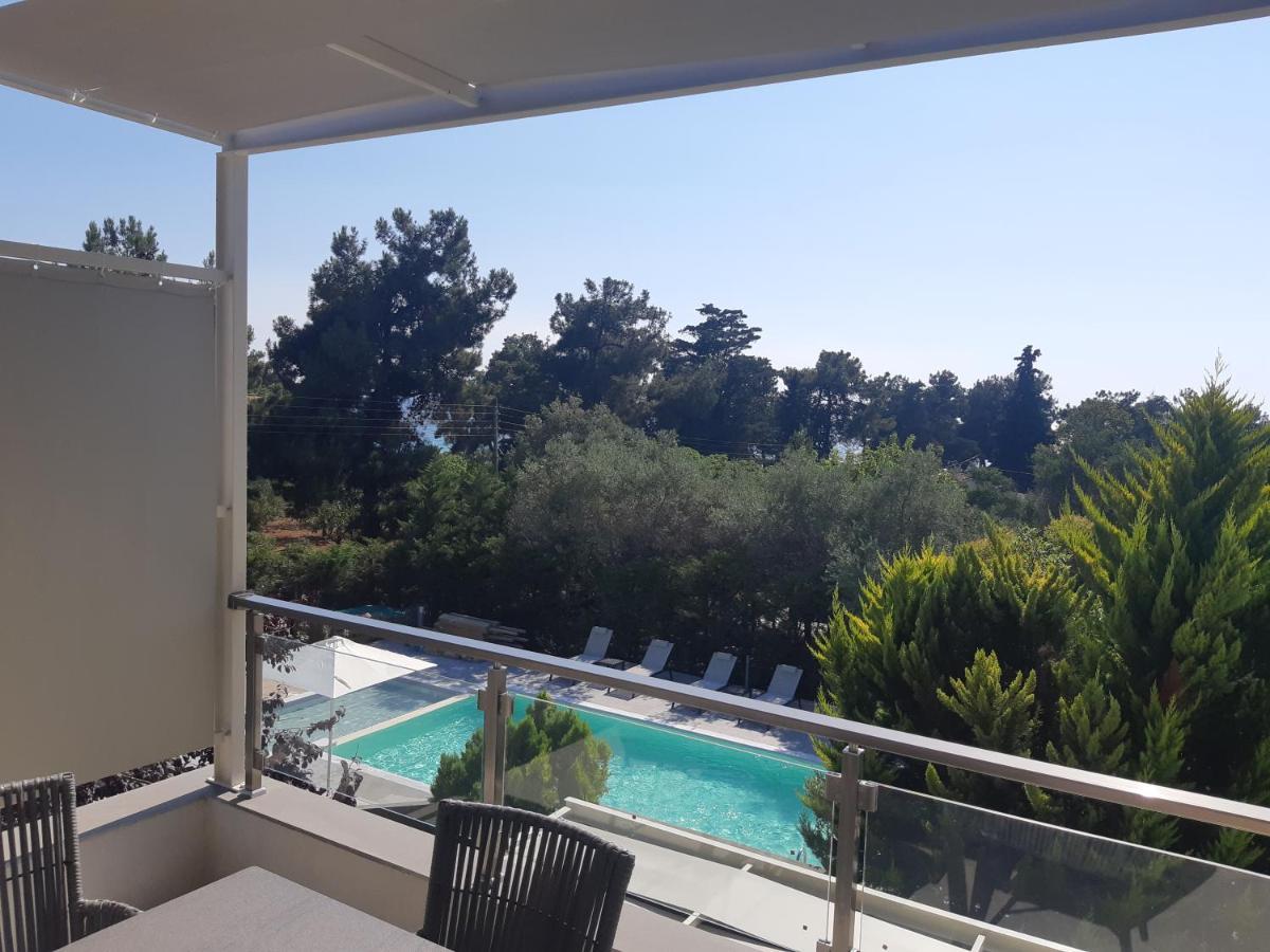 8 Boutique Suites Nea Poteidaia Exteriör bild