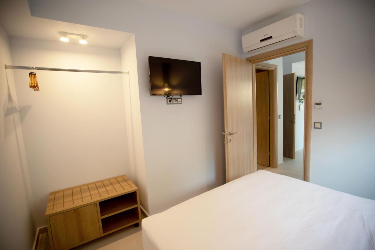8 Boutique Suites Nea Poteidaia Exteriör bild
