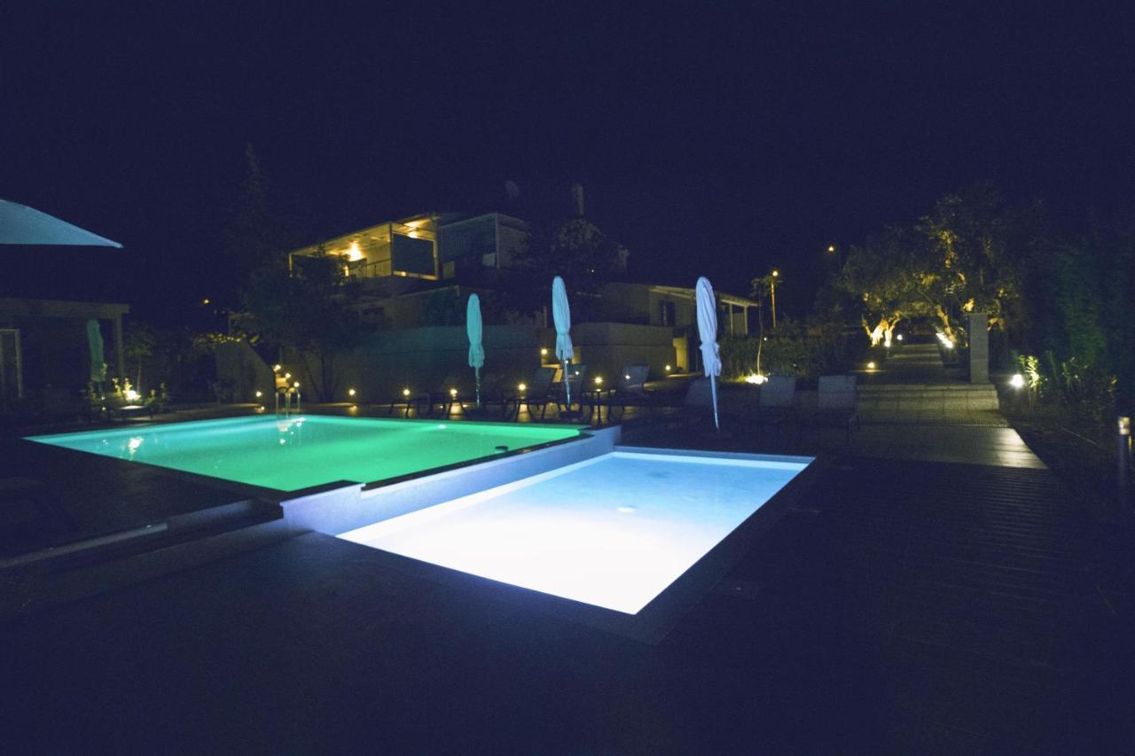 8 Boutique Suites Nea Poteidaia Exteriör bild
