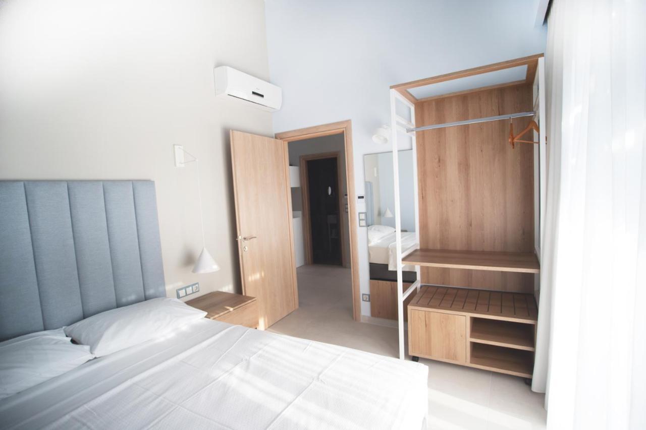 8 Boutique Suites Nea Poteidaia Exteriör bild