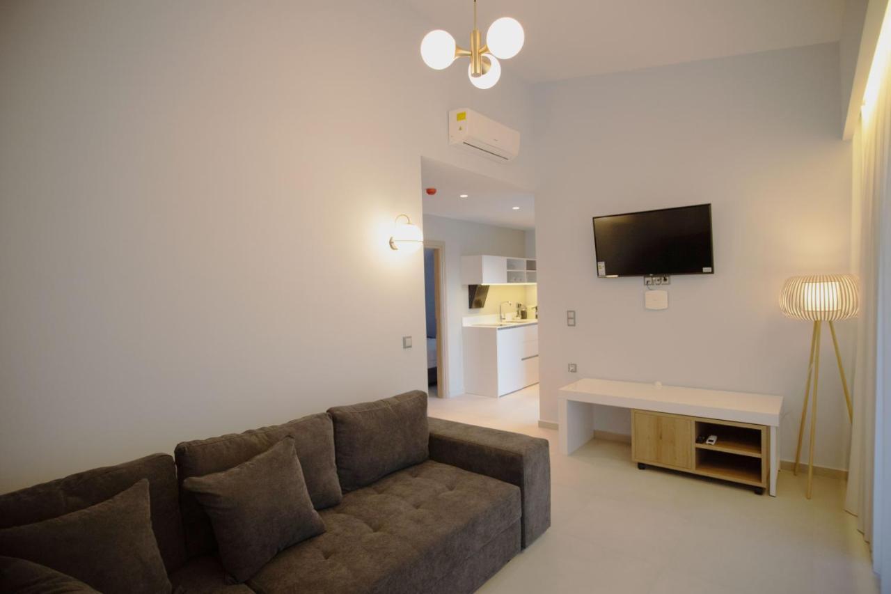 8 Boutique Suites Nea Poteidaia Exteriör bild